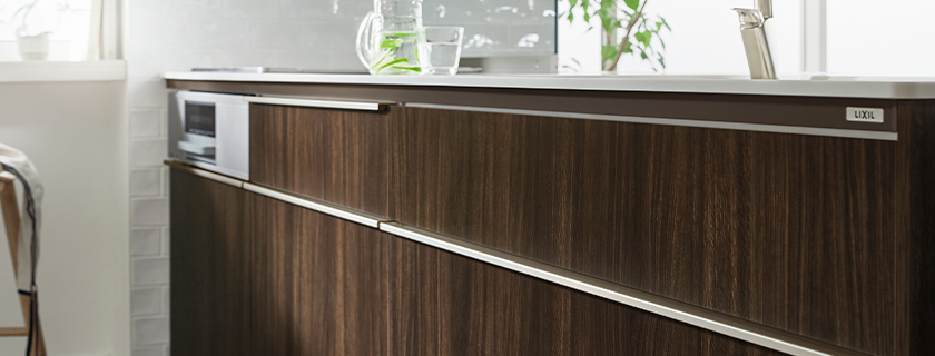 空間に馴染む薄く仕上げたワークトップ（人造大理石トップ　グループ２のみ対応）